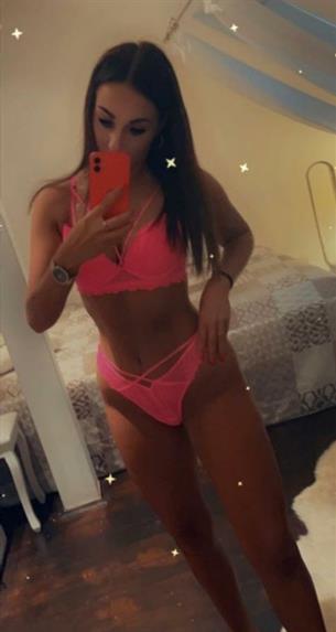 Niroja, escort in Wainoni id1658